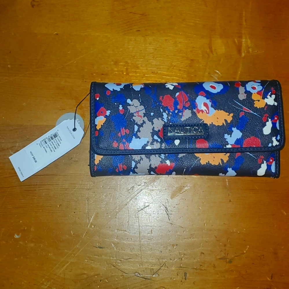 Nautica Snap Trifold Wallet NWT